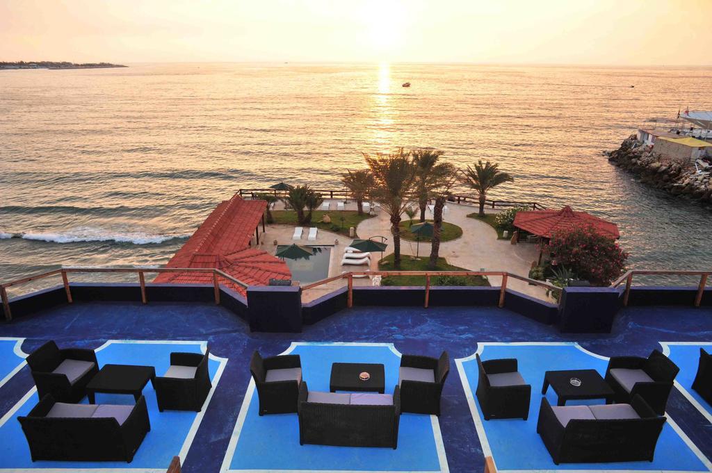Arcada Marina Hotel Jounieh Exterior photo