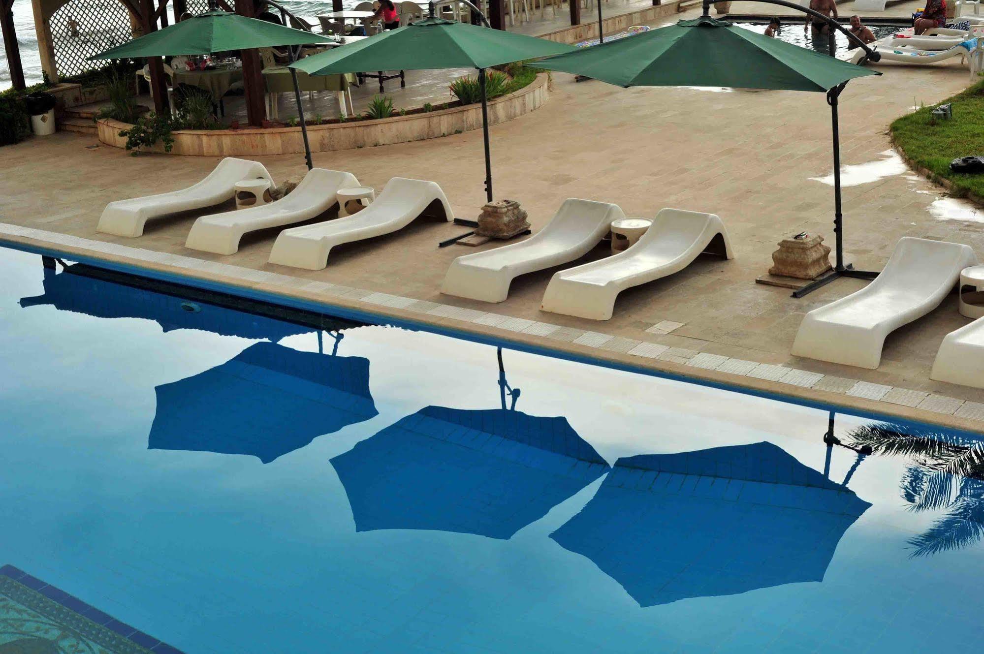 Arcada Marina Hotel Jounieh Exterior photo